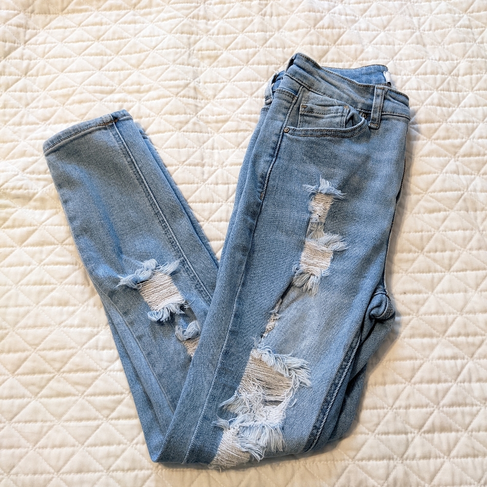 Wax & Jean Women's Distressed jeans Sz 3/26